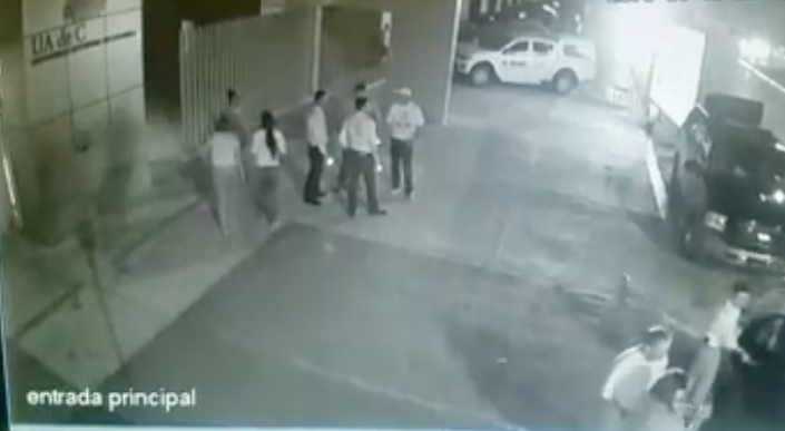 Tomaba una selfie, le disparan a candidato en Coahuila
